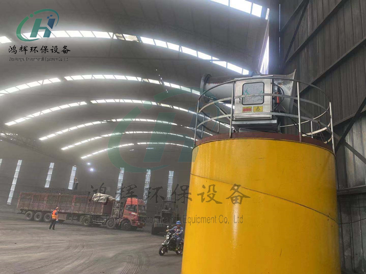 山東原煤堆棚進出口40米霧炮機現(xiàn)場